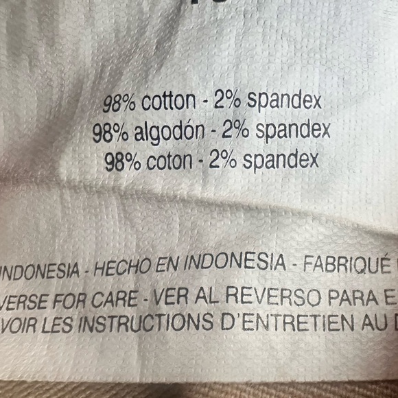 Gloria Vanderbilt Tan Bermuda Women's Short Size 10 - Picture 13 of 14